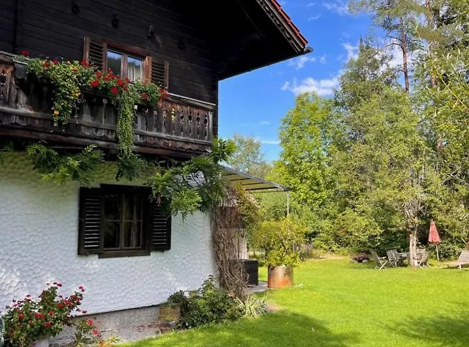 By Interhome Chalet Weissenbach (Salzburg)